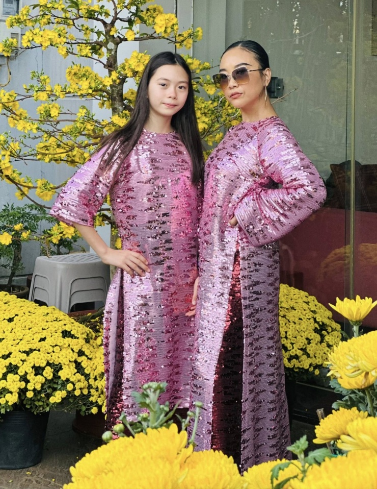 Ảnh sao 22/2: Võ Hoàng Yến đưa con gái sang Mỹ thăm chồng - 6