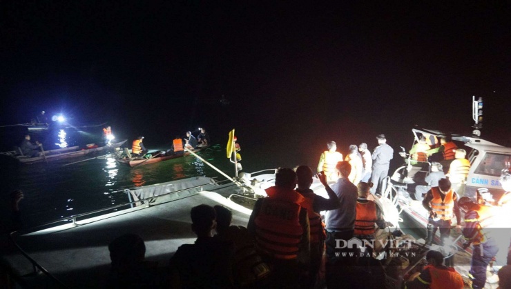 Vụ tai nạn trên hồ Thác Bà đã khiến 6 người mất tích. Ảnh: Hoàng Hữu.