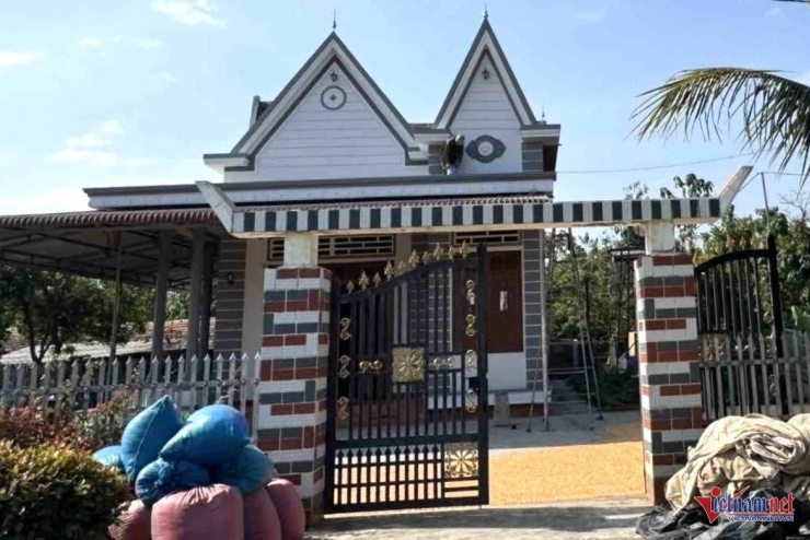 Vợ chồng ông Hà Viên (thôn 7) xây dựng ngôi nhà gần 1 tỷ đồng vào năm 2008. Ảnh: Hải Dương