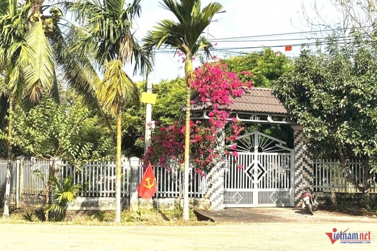 Một ngôi nhà kiểu dáng sân vườn ở thôn Đồi Mây. Ảnh: Hải Dương