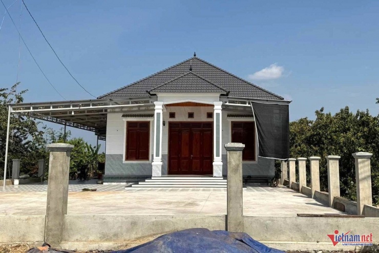 Một ngôi nhà trị giá tiền tỷ sắp hoàn thiện. Ảnh: Hải Dương