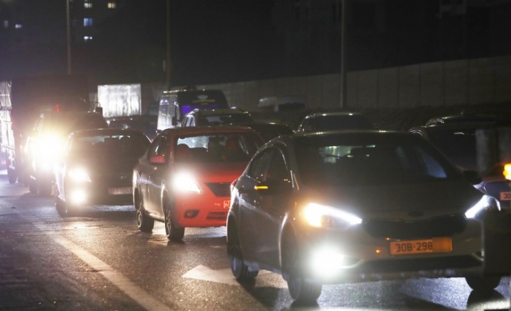 Cao tốc Pháp Vân - Cầu Giẽ đông đúc đêm 21/2 (tối mùng 5 Tết).