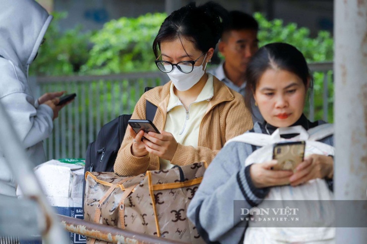 Xuống bến xe Hà Nội sáng nay mới thấm thía: Đường từ quê lên Hà Nội thênh thang, đường từ bến xe về nhà xa vạn dặm - 12