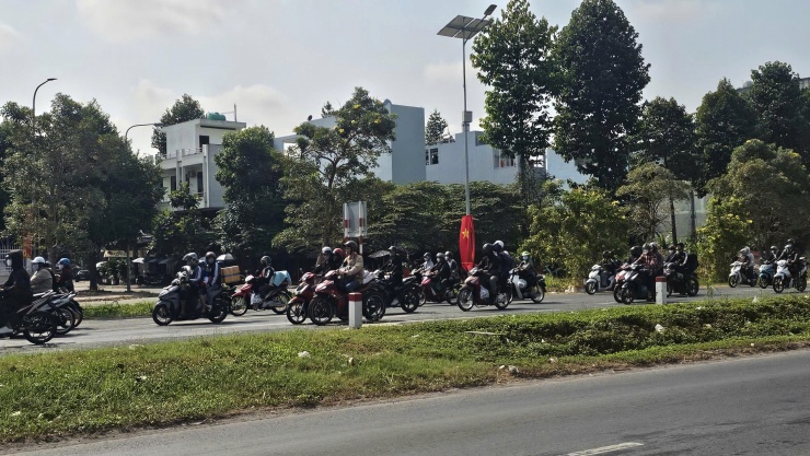 CSGT Tây Ninh và Đồng Tháp căng mình điều tiết dòng người trở lại TPHCM - 15