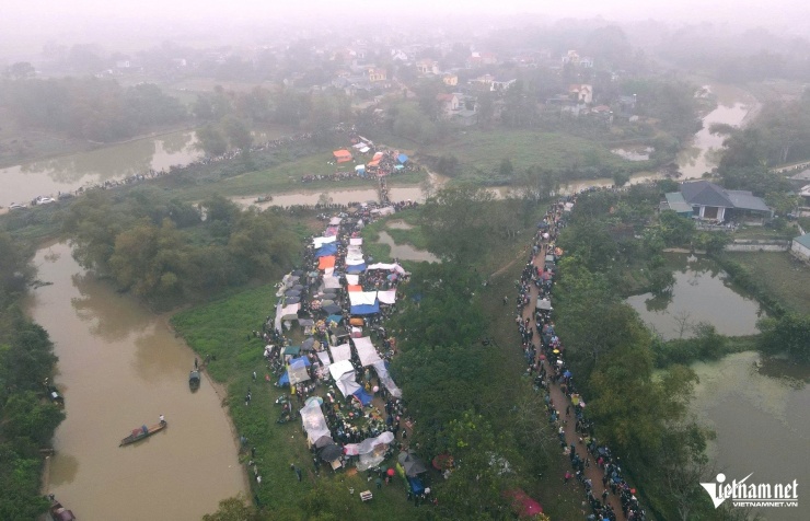 Toàn cảnh phiên chợ Chuộng ở Thanh Hóa. Ảnh: Lê Dương