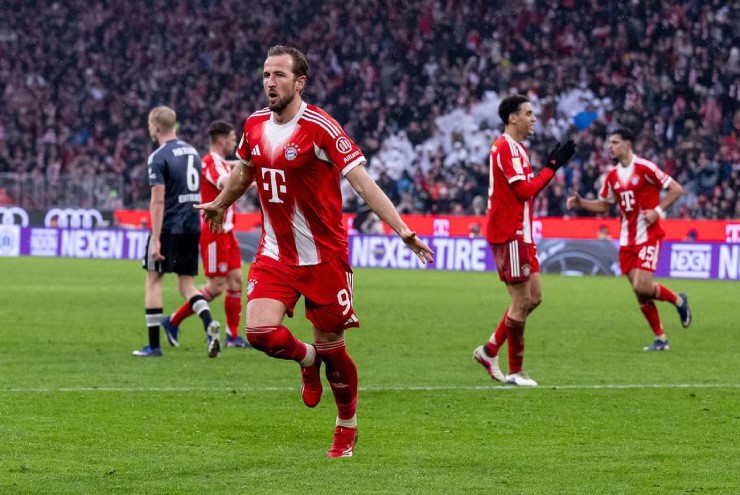 Video bóng đá Bayern Munich - Eintracht Frankfurt: Rượt đuổi 5 bàn, điểm nhấn Harry Kane (Bundesliga)