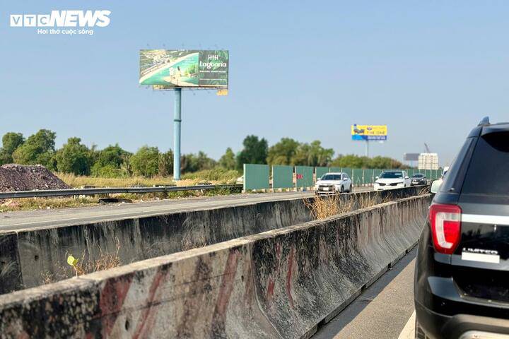 Từ sáng sớm mùng 6 Tết, cao tốc Long Thành - Dầu Giây kẹt cứng hướng về TP.HCM - 7