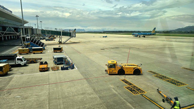 Nhiều máy bay bị ảnh hưởng khi flycam xâm nhập vùng bay trái phép