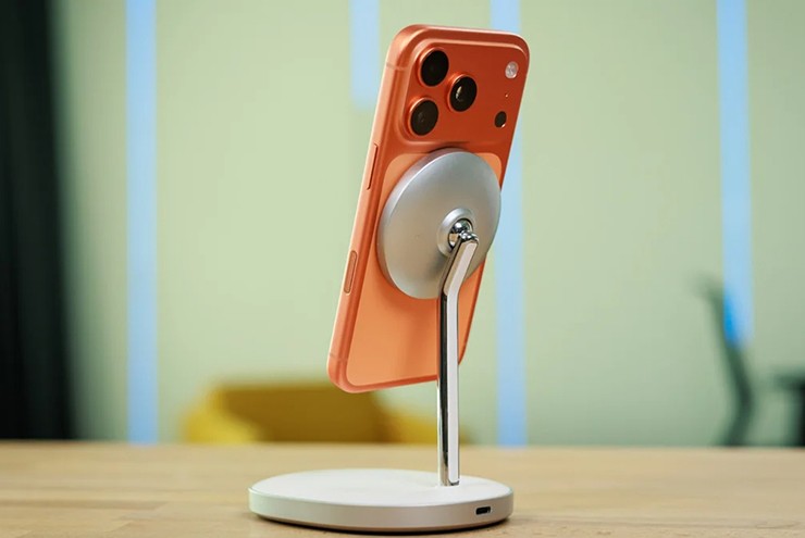 Màu đỏ rượu vang hứa hẹn mang đến thành công giống như cam vũ trụ trên iPhone 17 Pro.