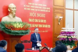 Xử lý cán bộ yêu cầu người dân nộp thêm giấy tờ khi thông tin đã có trên cơ sở dữ liệu