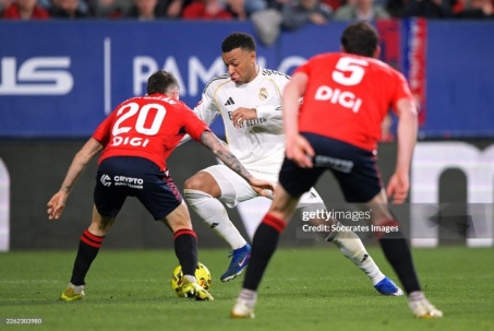 Video bóng đá Osasuna - Real Madrid: Phạt đền mở điểm, cay đắng phút 90 (La Liga)