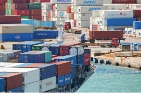 Phản ứng toàn cầu trước thuế quan 15% của Mỹ