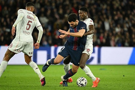 Video bóng đá PSG - Metz: Đại thắng tái chiếm ngôi đầu (Ligue 1)