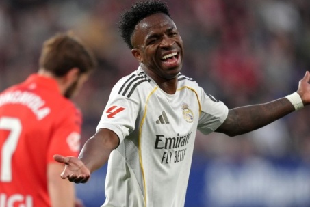 Tin mới nhất bóng đá tối 22/2: Vinicius lại bị fan đối thủ chửi bới, xúc phạm