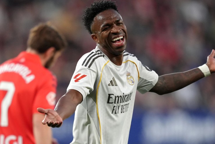 Tin mới nhất bóng đá tối 22/2: Vinicius lại bị fan đối thủ chửi bới, xúc phạm - 1