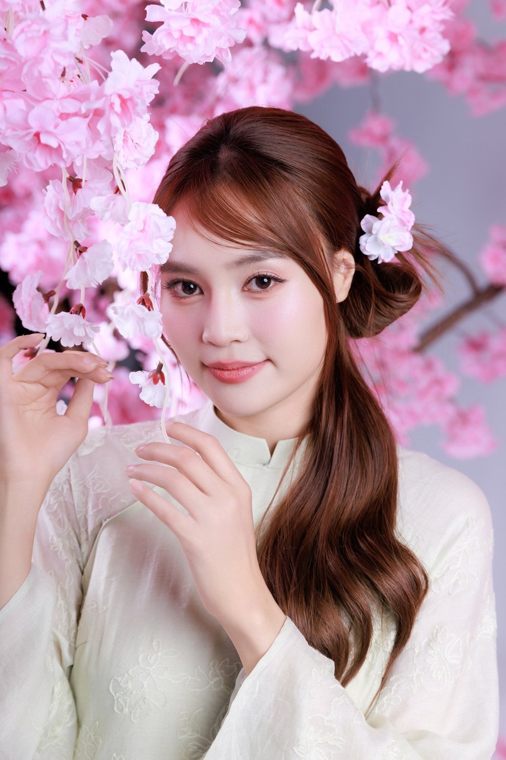 Diễn xuất với Lan Ngọc vẫn là cốt lõi, các vai trò khác là chất liệu trau dồi.