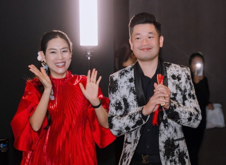 Nhà sản xuất có nhiều phương án để "cứu" doanh thu như tặng vé, tăng cường cinetour giao lưu với khán giả.