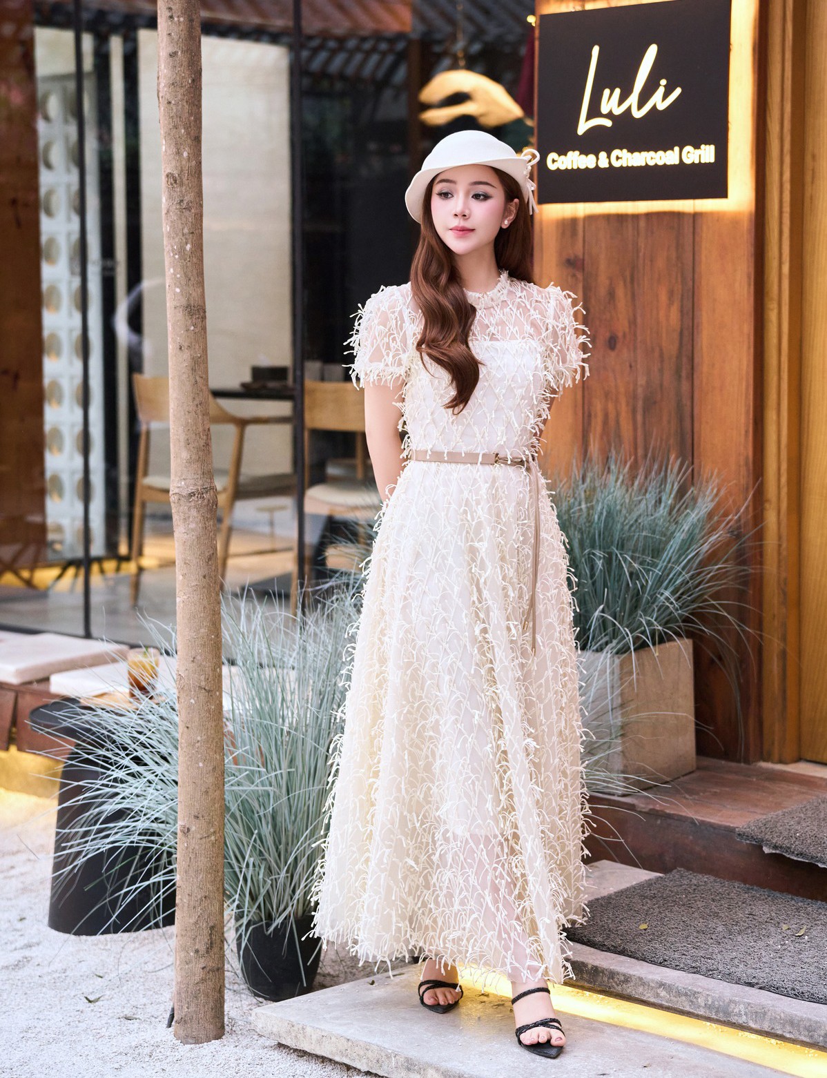 Thiết kế tối giản trên gam màu hồng cuốn hút.