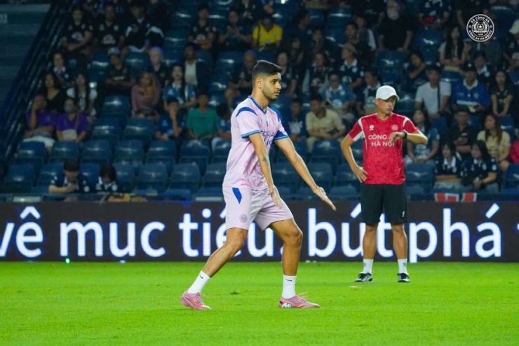 Ngoại binh CLB CAHN: Đắt giá ngang Quang Hải, góp công vào 18 bàn sau 17 trận - 3