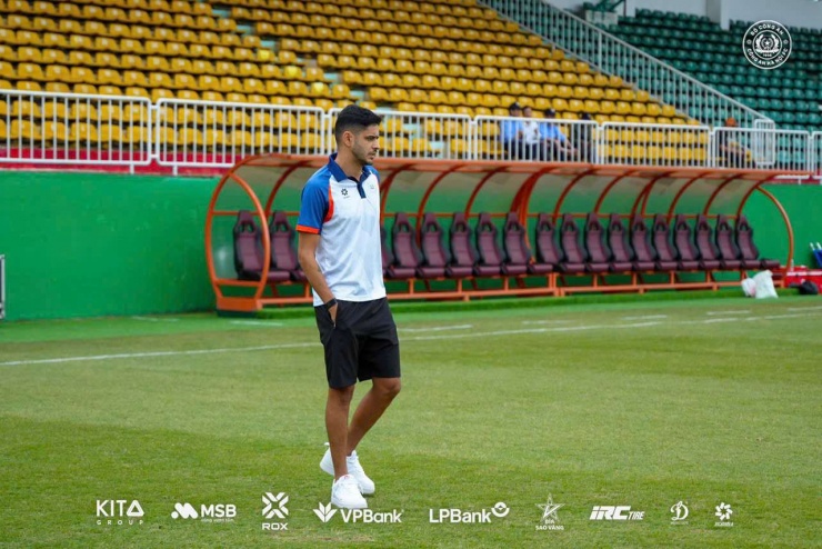 Ngoại binh CLB CAHN: Đắt giá ngang Quang Hải, góp công vào 18 bàn sau 17 trận - 6