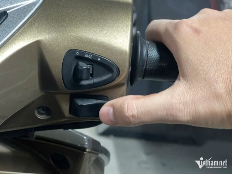 Không nên cố đề liên tục, có thể khiến ắc-quy nhanh cạn và mô-tơ đề dễ nóng, thậm chí gây hỏng hóc. Ảnh: Hoàng Hiệp