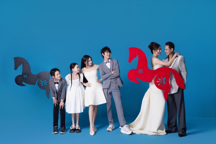 Ảnh sao 23/2: Nhật Kim Anh cùng hai con khai xuân - 4