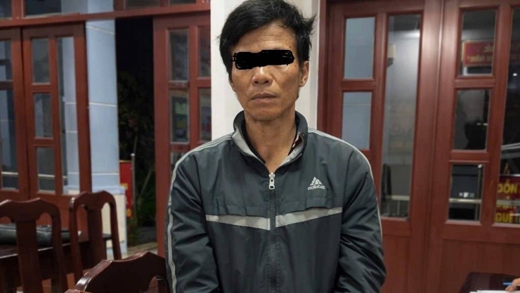 Đối tượng Cao Trung Đông sau khi bị bắt. (Ảnh công an Vĩnh Long)