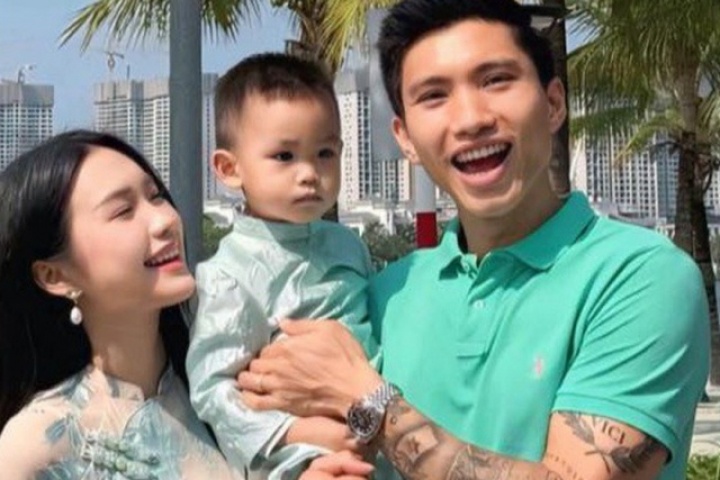 Vợ chồng Đoàn Văn Hậu - Doãn Hải My gây chú ý trong ngày đầu năm mới