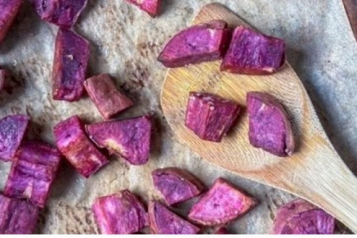 Việt Nam có thứ củ màu tím giá rẻ bèo, bổ dưỡng đủ đường lại ngừa cả ung thư