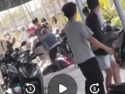 Đoạn clip ngắn về vụ việc xảy ra ở Cà Mau khiến nhiều người bức xúc