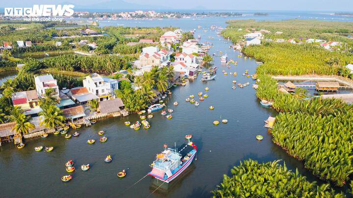 Toàn cảnh vùng sông nước Cẩm Thanh nhìn từ trên cao.