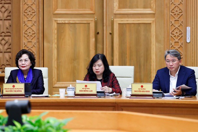 Các đại biểu dự họp.