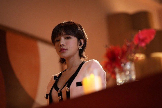 LyLy khoe vòng eo siêu thực, được netizen khen "đẹp gấp nhiều lần trên phim" - 1