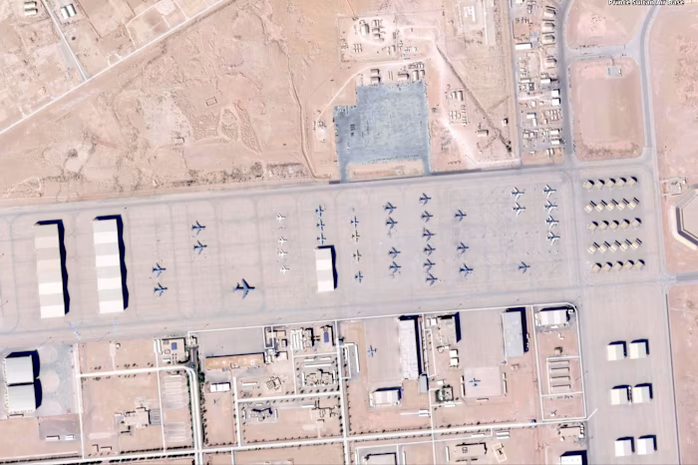 Máy bay E-3 AWAC, C-130, KC-135 và C-5 của Mỹ tại Căn cứ Không quân Prince Sultan ở Ả Rập Saudi Ảnh: Planet Labs