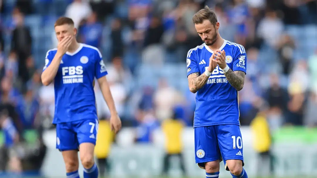 Leicester xuống hạng trong sự đau đớn dù đã tạo nên kỳ tích số 1 lịch sử Premier League
