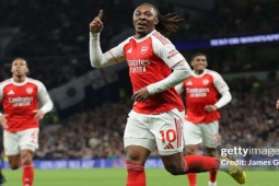 Nóng bảng xếp hạng Ngoại hạng Anh: Arsenal lấy lại lợi thế, Liverpool áp sát MU