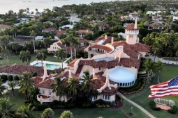 Kẻ mang súng xâm nhập khu nghỉ dưỡng của ông Donald Trump bị bắn chết