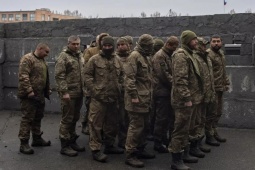 Người lính Nga một mình bắt giữ tám binh sĩ Ukraine tại DNR