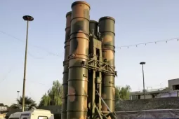 Iran triển khai hệ thống tên lửa phòng không S-300 quanh Tehran trước nguy cơ Mỹ không kích