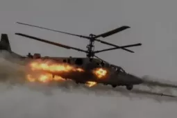 Ukraine liên tiếp phá hủy trực thăng tấn công Nga