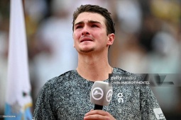 Nóng nhất thể thao sáng 24/2: Thần đồng Fonseca bật khóc sau chức vô địch Rio Open