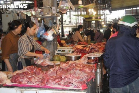 Sau Tết, nhiều loại thực phẩm giảm giá 20%