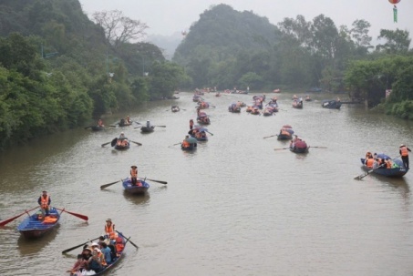 Vòi tiền khách, lái đò chùa Hương bị xử lý