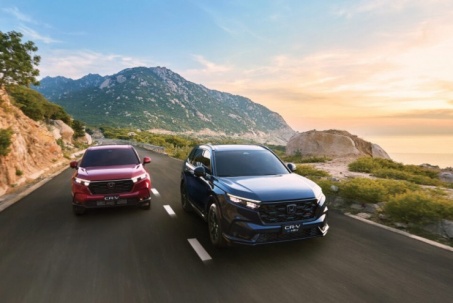 Honda CR-V e:HEV RS và VinFast VF7: Hybrid Nhật hay xe điện Việt dẫn dắt SUV cỡ C 2026?