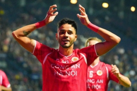 CLB Công an Hà Nội tổn thất nặng vì quy định bất ngờ