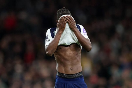 Tottenham có thể xuống hạng & những tiền lệ đau đớn của Ngoại hạng Anh