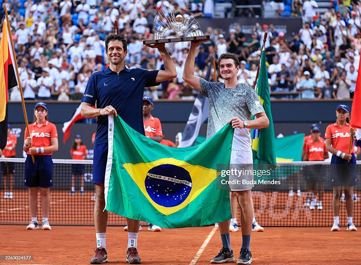 Nóng nhất thể thao sáng 24/2: Thần đồng Fonseca bật khóc sau chức vô địch Rio Open - 1