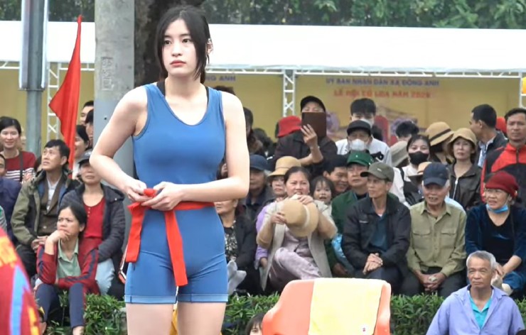 Thu An xinh đẹp tại sới vật Cổ Loa