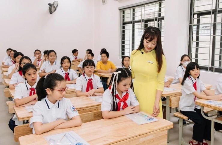 Theo quy định của Bộ GD&amp;ĐT, tiền lương 1 tiết dạy thêm của nhà giáo được tính bằng tiền lương 1 tiết dạy x 150%.