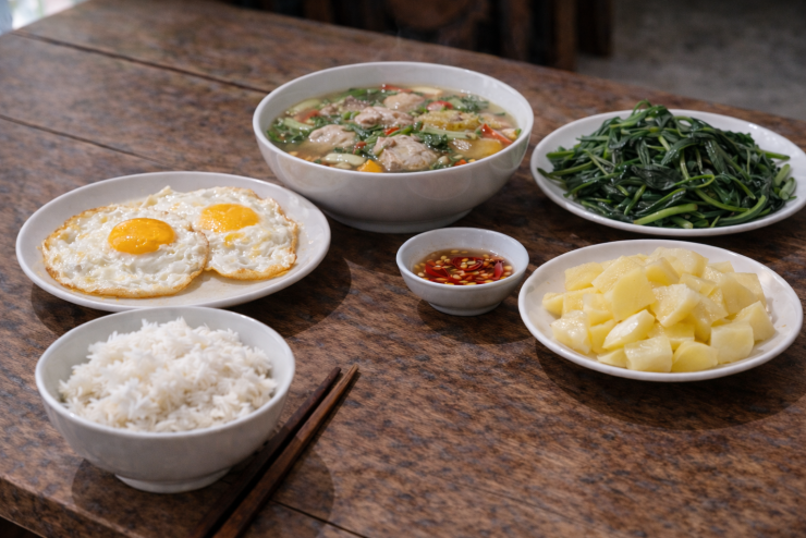 Không gian bàn ăn ấm áp – tổng hợp món ngon mỗi ngày dễ thực hiện